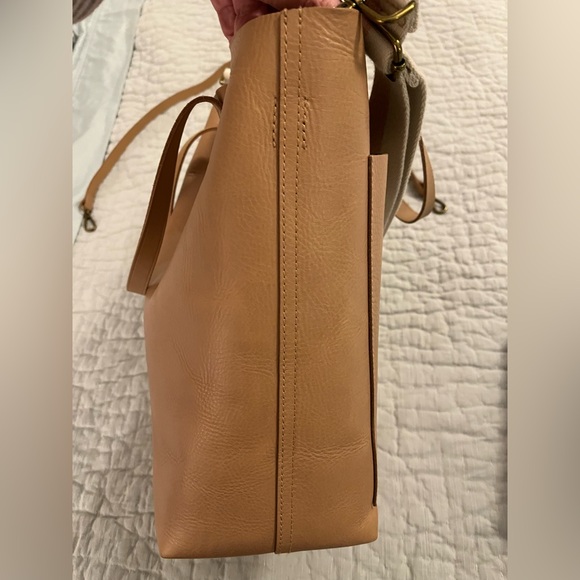 Madewell Medium Leather Transport Tote - Picture 6 of 10